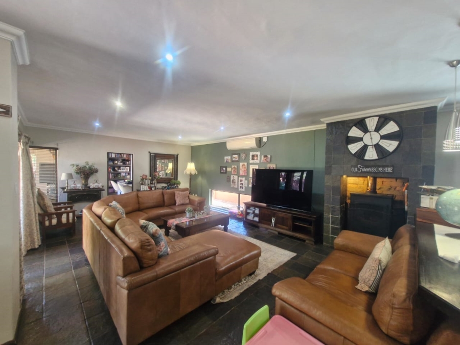 4 Bedroom Property for Sale in Kathu Northern Cape